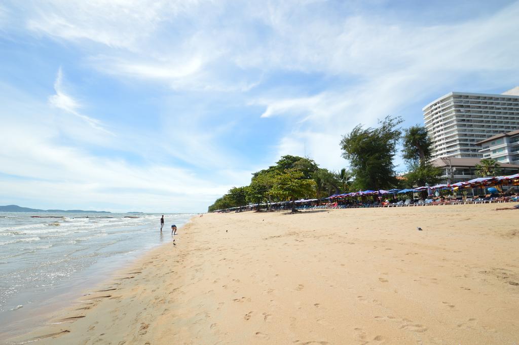 D.D. Inn Beach Guesthouse Pattaya Exterior photo